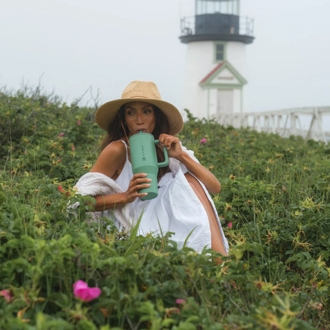 Traveler 32oz | Leakproof Insulated Tumbler with Handle – Sage